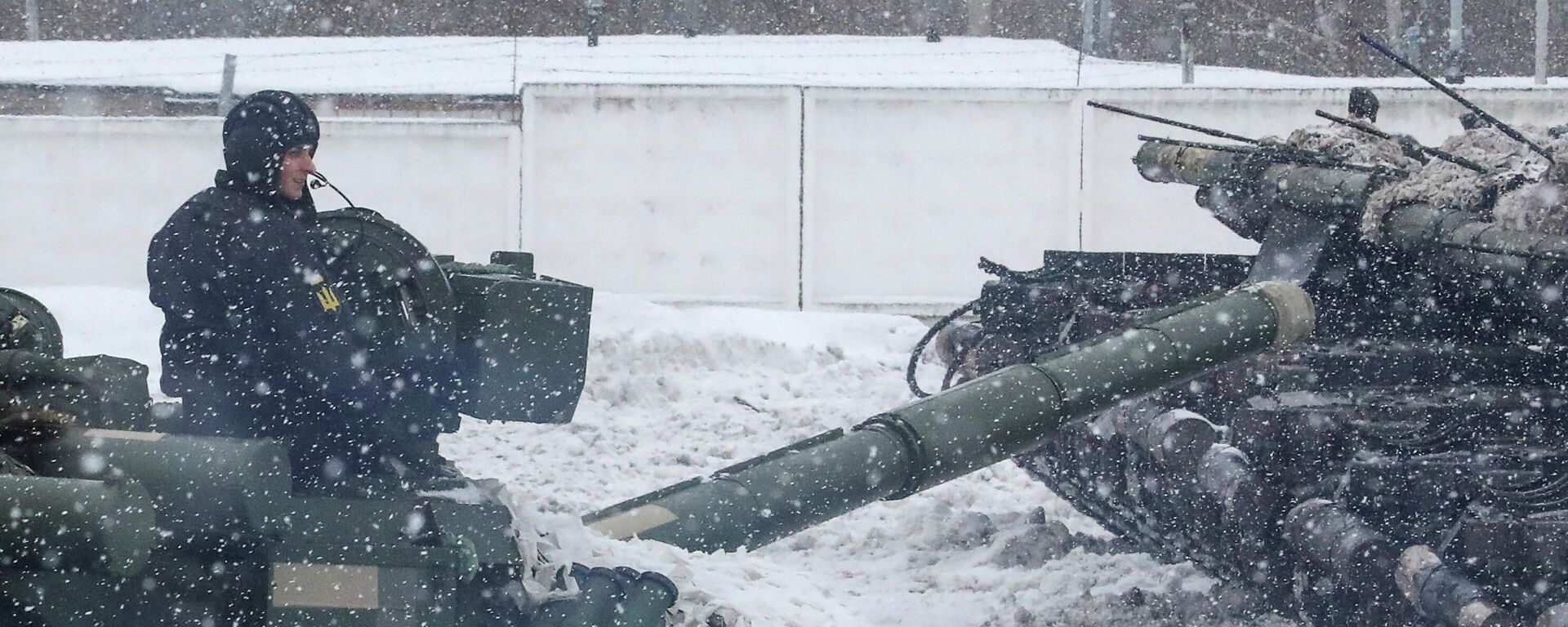 تعزيزات وتدريبات قوات الجيش الأوكراني في ضواحي خاركوف، أوكرانيا 31 يناير 2022 - سبوتنيك عربي, 1920, 11.02.2022