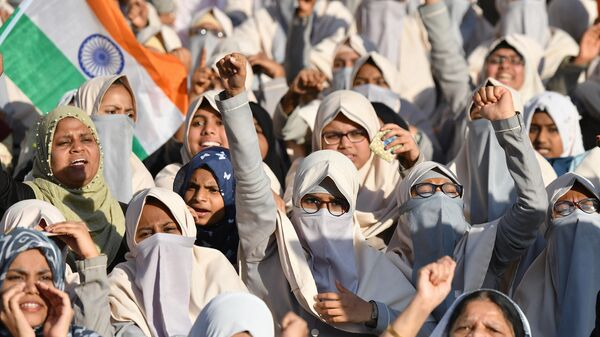 طالبات هنديات يرتدين الحجاب - سبوتنيك عربي