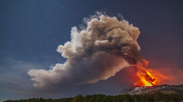 ثوران بركان إتنا من جديد، إيطاليا 10 فبراير 2022
 - سبوتنيك عربي