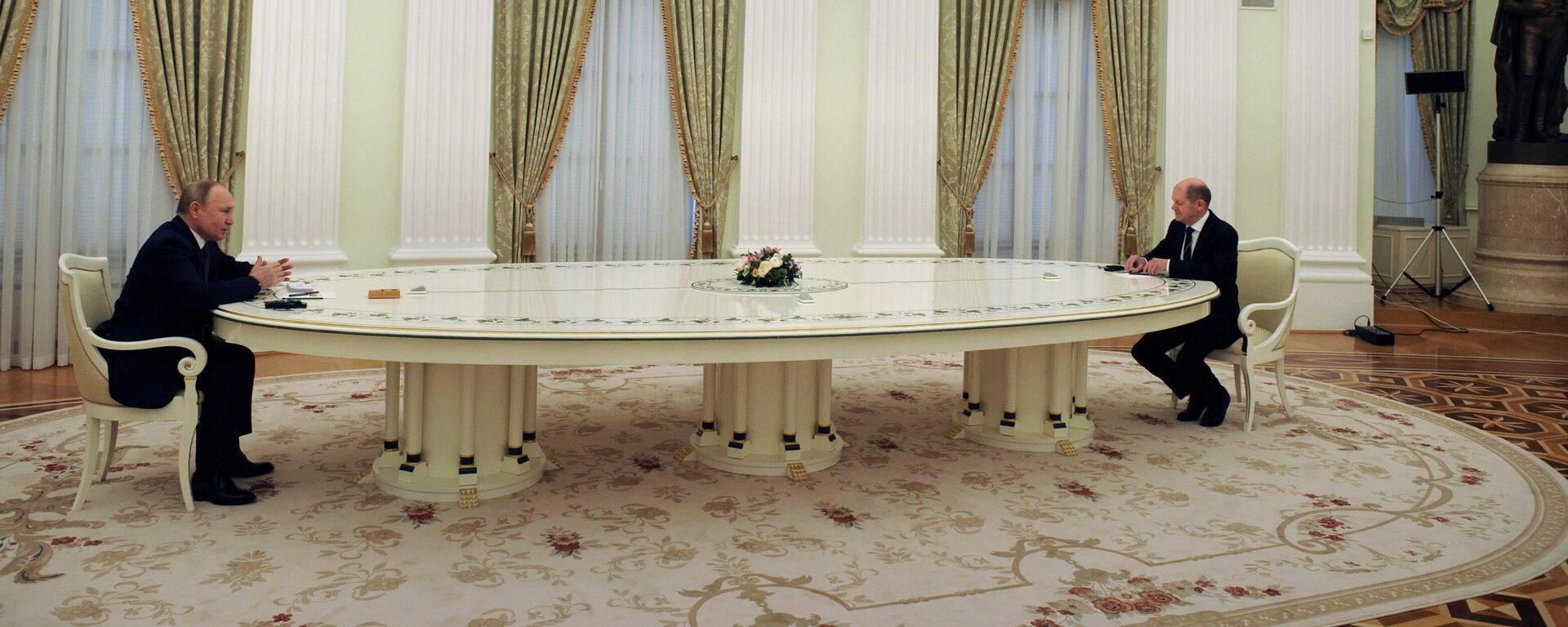 محادثات الرئيس الروسي فلاديمير بوتين مع مستشار ألمانيا أولاف شولتز  في موسكو، روسيا 15 فبراير 2022
 - سبوتنيك عربي, 1920, 15.02.2022