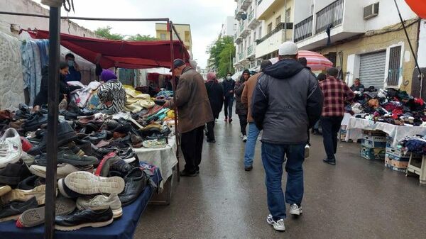 سوق الملابس المستعملة الفريب بالعاصمة التونسية - سبوتنيك عربي