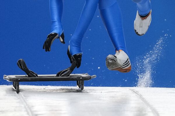  الإيطالية فالنتينا مارغاليو تبدأ تدريبات الزلاجة الفردية للسيدات في دورة الألعاب الأولمبية الشتوية 2022، 8 فبراير 2022، في منطقة يانكينغ في بكين. - سبوتنيك عربي