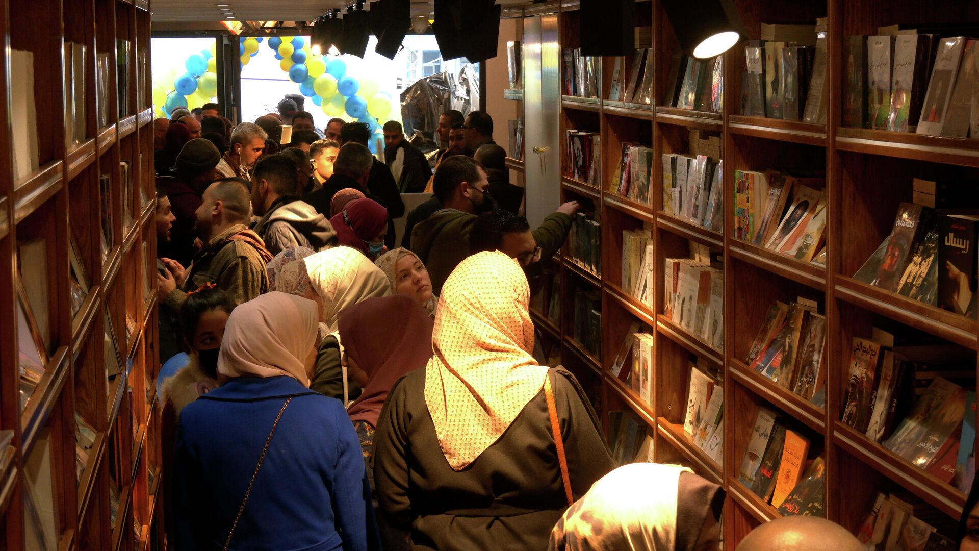 إعادة فتح مكتبة سمير منصور في مدينة غزة التي دمرها القصف الإسرائيلي في قطاع غزة، فلسطين  - سبوتنيك عربي, 1920, 18.02.2022