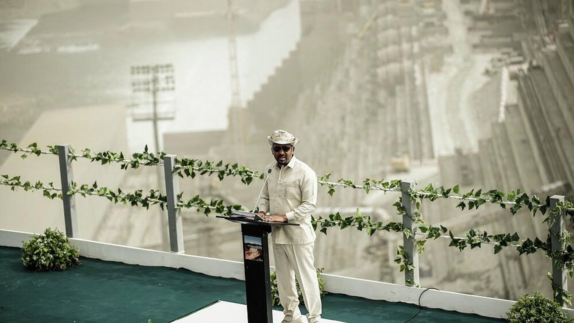 رئيس الوزراء الإثيوبي، آبي أحمد، خلال حفل توليد الطاقة الأول في موقع سد النهضة الإثيوبي في جوبا، إثيوبيا، 20 فبراير/ شباط 2022 - سبوتنيك عربي, 1920, 23.02.2022