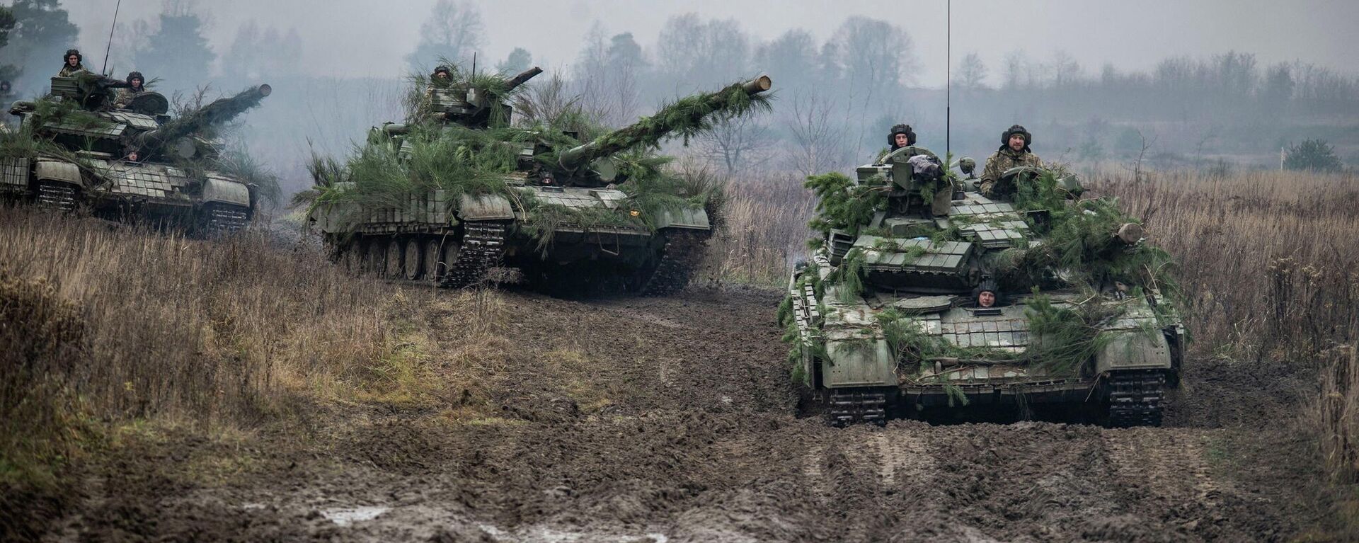 انتشار قوات الجيش الأوكراني عقب إعلان الرئيس فلاديمير بوتين عن بدء العملية العسكرية في دونباس، حدود روسيا، أوكرانيا 24 فبراير 2022 - سبوتنيك عربي, 1920, 24.02.2022