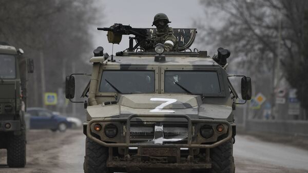 قوات الجيش الروسي في مدينة أرميناسك على حدود روسيا و أوكرانيا، 26 فبراير 2022  - سبوتنيك عربي