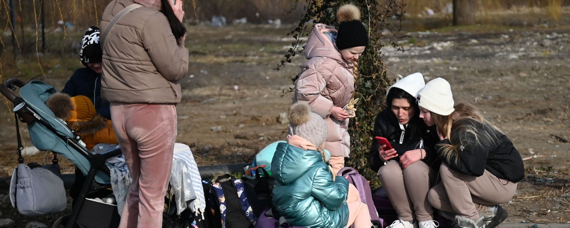 الوضع على حدود أوكرانيا و بولندا - اللاجئون الأوكرانيون، 26 فبراير 2022 - سبوتنيك عربي, 1920, 07.06.2022