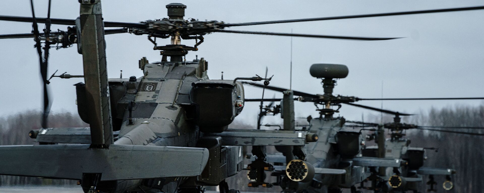 قوات الناتو على حدود روسيا - مروحيات هجومية تابعة لقوات الجيش الأمريكي في لاتفيا، 24 فبراير 2022 - سبوتنيك عربي, 1920, 04.12.2022