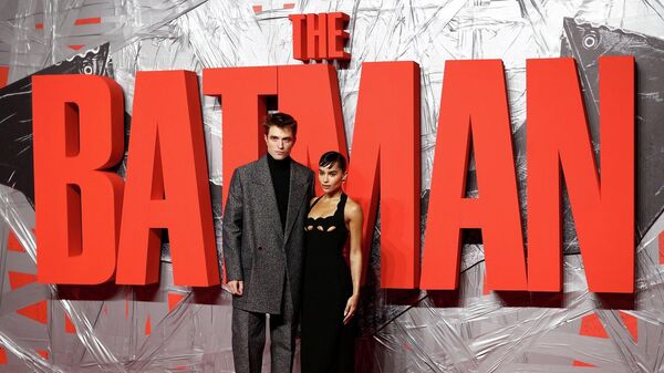 بطلا فيلم ذا باتمان روبرت باتنسون وزوي كرافيتز في عرضه الخاص، لندن، بريطانيا، 23 فبراير/ شباط 2022 - سبوتنيك عربي