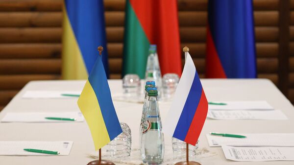 المفاوضات بين روسيا و أوكرانيا، المفاوضات الروسية الأوكرانية، بيلوفيجسكايا بوشا، بيلاروسيا 3 مارس  2022  - سبوتنيك عربي