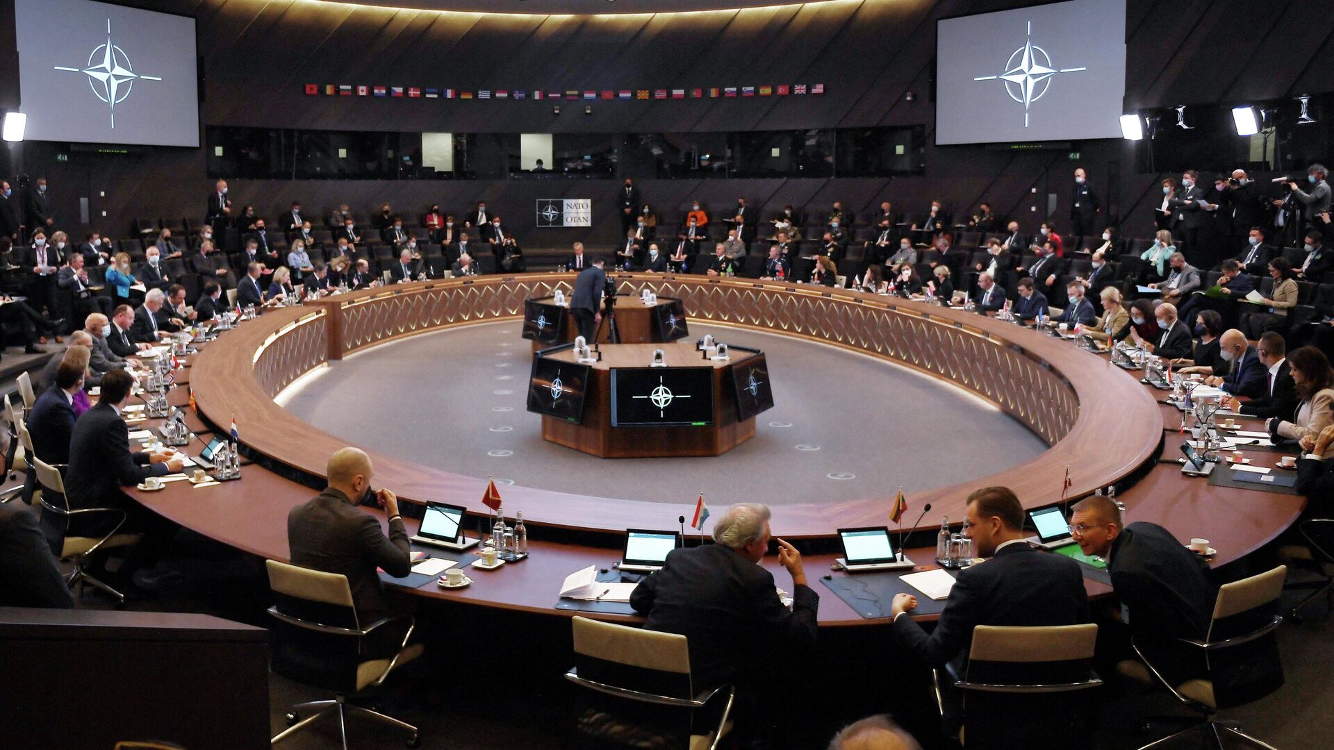 اجتماع الناتو وقمة جي 7 وأعضاء الاتحاد الأوروبي، حول أزمة أوكرانيا في بروكسل، بلجيكا 4 مارس  2022 - سبوتنيك عربي, 1920, 17.03.2022
