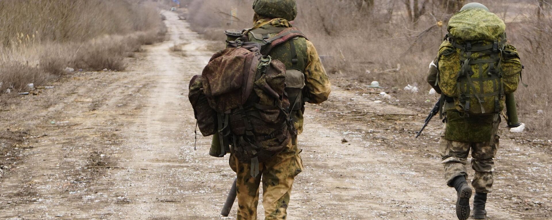 قوات الجيش الروسي والقوات المسلحة التابعة لجمهورية دونيتسك الشعبية في ضواحي ماريوبول، أوكرانيا 1 مارس 2022 - سبوتنيك عربي, 1920, 05.04.2022