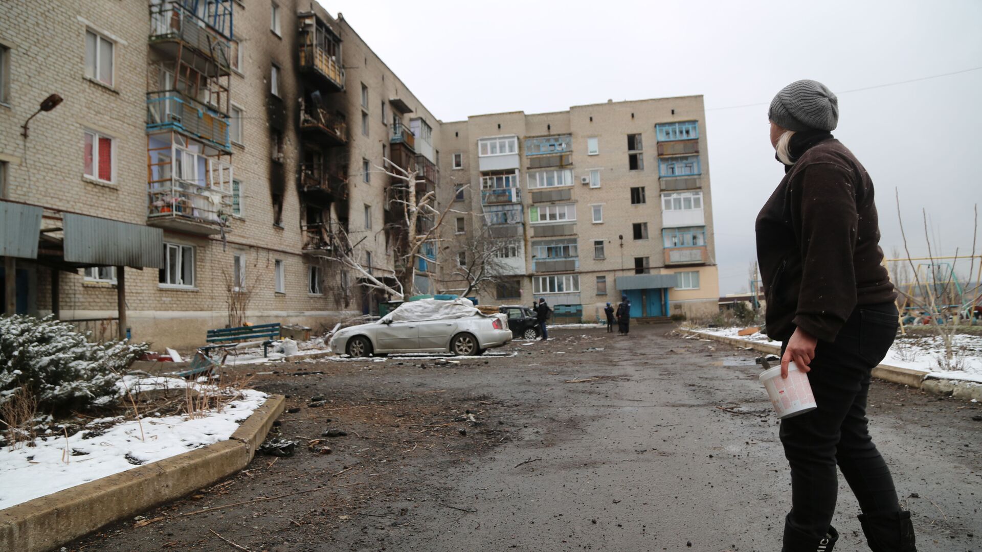 أثار قصف القوات المسلحة الأوكرانية في دونيتسك، جمهورية دونيتسك الشعبية 8 مارس 2022 - سبوتنيك عربي, 1920, 04.03.2023