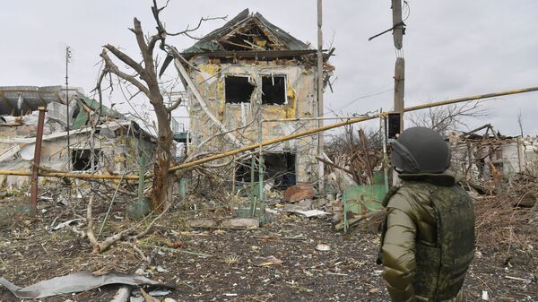 أثار قصف القوات المسلحة الأوكرانية في دونيتسك، جمهورية دونيتسك الشعبية 8 مارس 2022 - سبوتنيك عربي