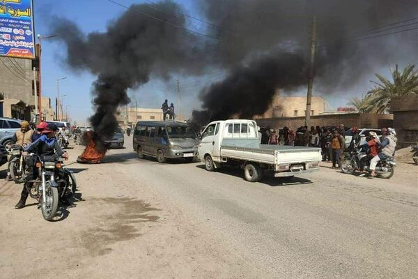 مظاهرات في ريف دير الزور بسوريا تنديدا بممارسات الجيش الأمريكي وتنظيم قسد - سبوتنيك عربي