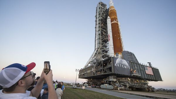 صاروخ سبيس لونتش سيسيتم ( Space Launch System) مع المركبة الفضائية أوريون، مركز الفضاء كينيدي، فلوريدا، الولايات المتحدة 17 مارس 2022 - سبوتنيك عربي
