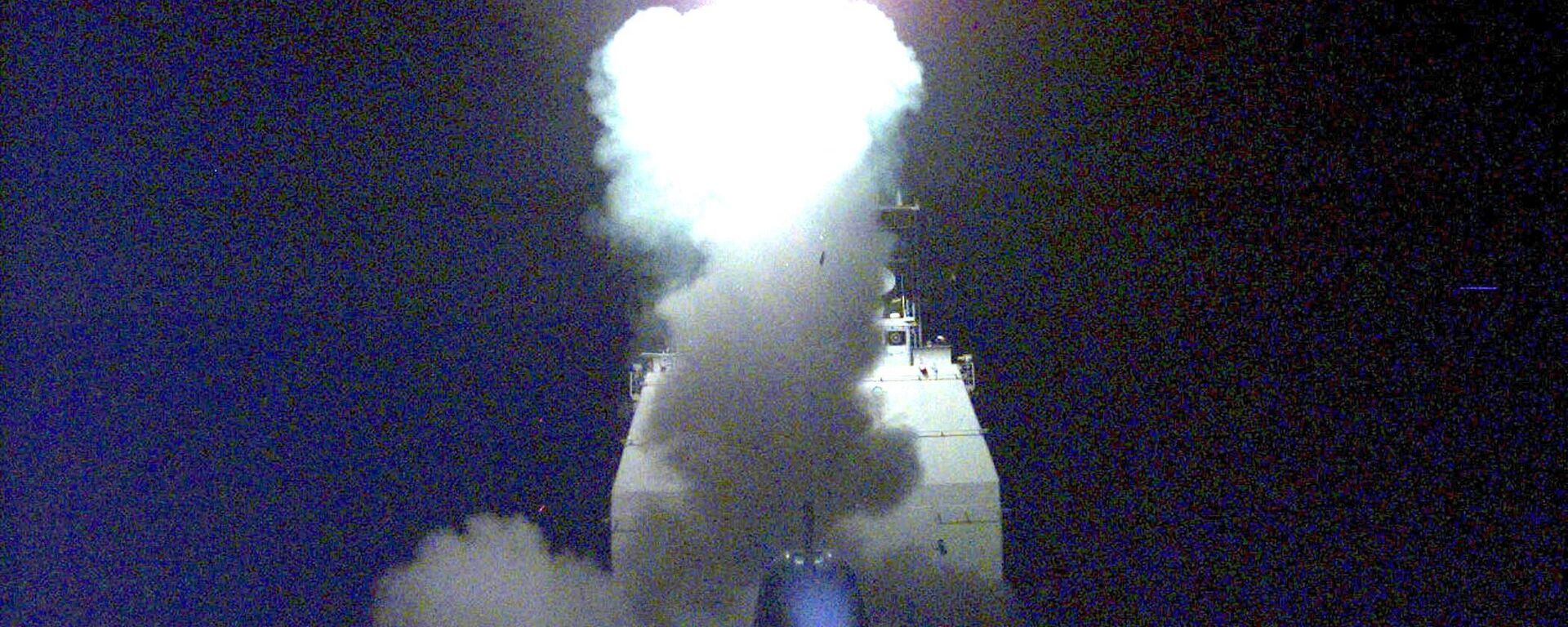 إطلاق صاروخ كروز توماهوك من مقدمة السفينة البحرية الأمريكية يو إس إس فلبين سي على أهداف في جميع أنحاء يوغوسلافيا وكوسوفو، 24 مارس 1999. - سبوتنيك عربي, 1920, 18.02.2023