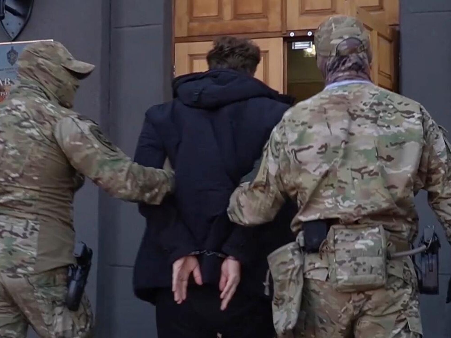 Задержанные украинцы. В Москве задержали агента СБУ. Агент СБУ.