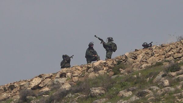 مواجهات بين فلسطينيين وقوات الجيش الإسرائيلي في بلدة دجن شمالي الضفة الغربية - سبوتنيك عربي