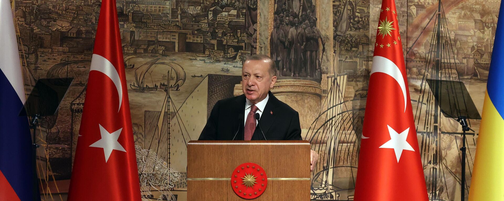 الرئيس التركي رجب طيب أردوغان يلقي كلمة قبل بدء المفاوضات الروسية الأوكرانية في قصر دولما بهجة في اسطنبول، تركيا 29 مارس 2022 - سبوتنيك عربي, 1920, 06.04.2022