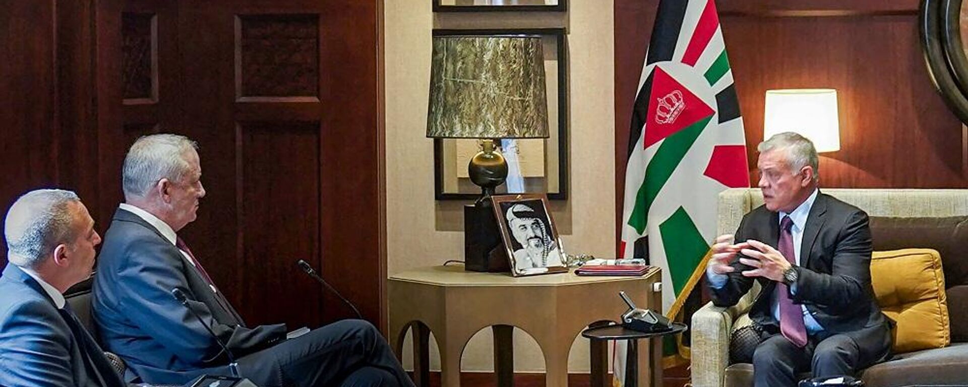الملك الأردني، عبد الله الثاني، خلال مباحثاته مع وزير الدفاع الإسرائيلي، بيني غانتس، في قصر الحسينية، الأردن، 29 مارس/ آذار 2022 - سبوتنيك عربي, 1920, 29.03.2022