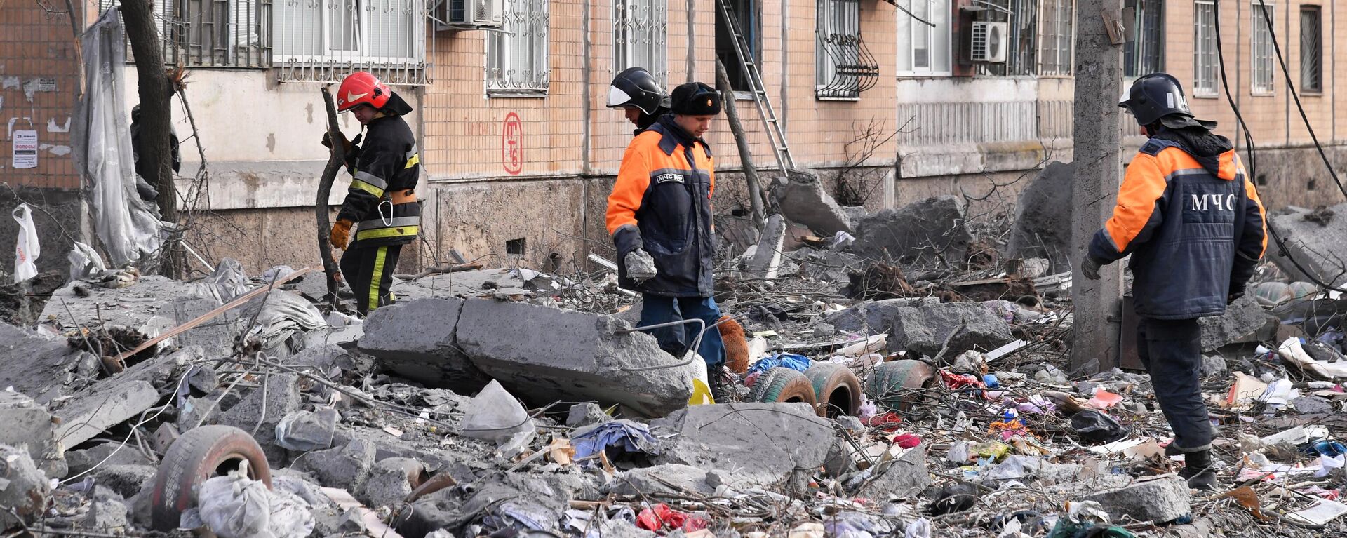 آثار قصف القوات المسلحة الأوكرانية في دونيتسك، جمهورية دونيتسك الشعبية 30 مارس 2022 - سبوتنيك عربي, 1920, 11.12.2022