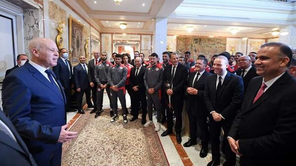 الرئيس التونسي يستقبل المنتخب الوطني لكرة القدم بعد تأهله لنهائيات كأس العالم - سبوتنيك عربي