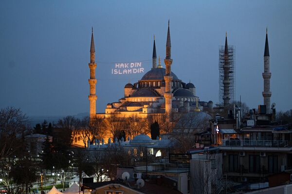  مسجد آيا صوفيا الكبير في اسطنبول، 1 أبريل 2022، عشية اليوم الأول من شهر رمضان المبارك - سبوتنيك عربي