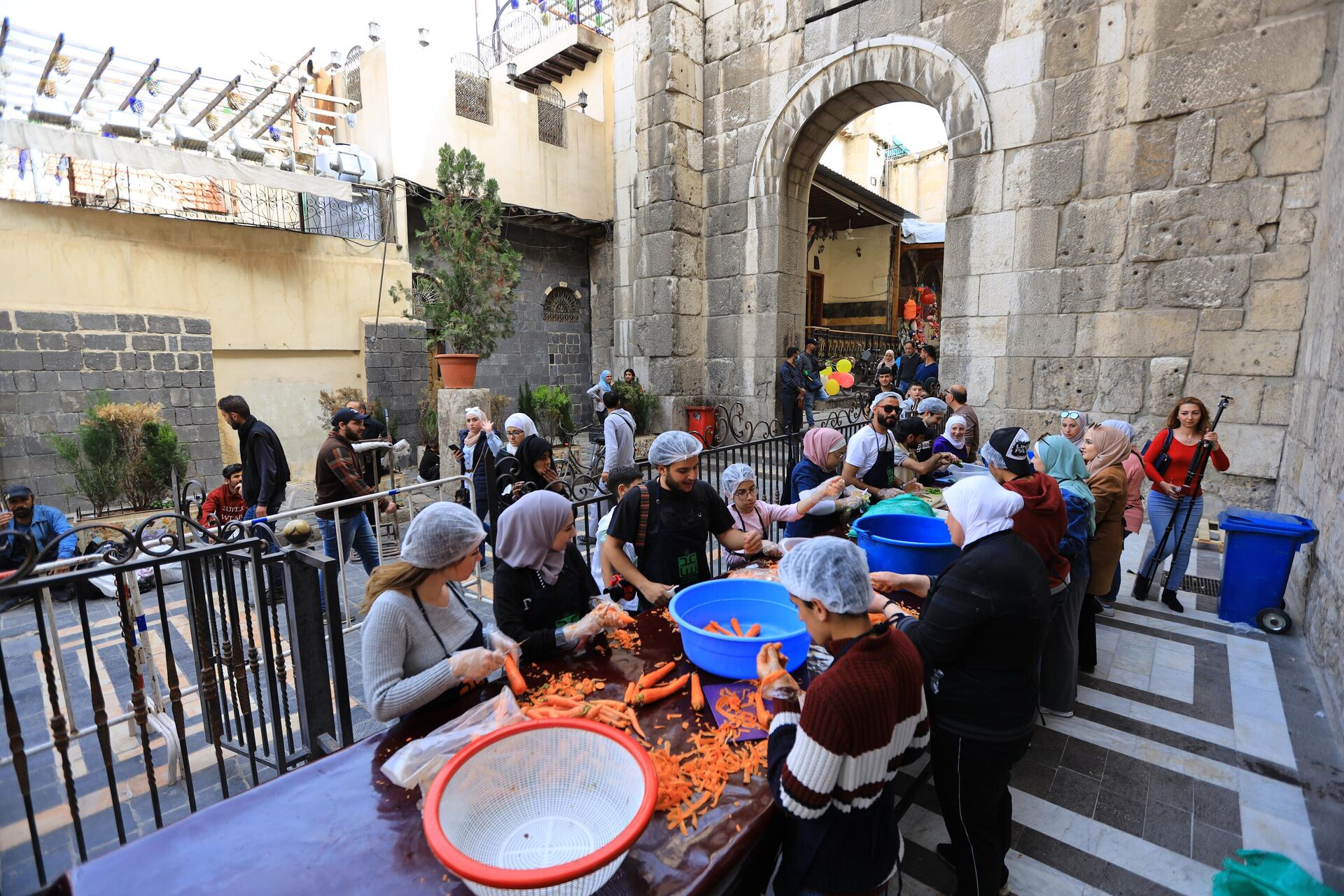 مبادرة خسى الجوع، مسلمون ومسيحيون يطعمون الصائمين، دمشق، سوريا - سبوتنيك عربي, 1920, 05.04.2022