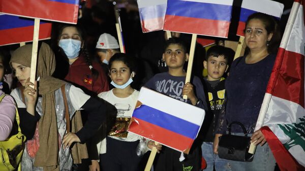 وقفة تضامنية حاشدة وإضاءة شموع أمام السفارة الروسية في بيروت‎‎ - سبوتنيك عربي