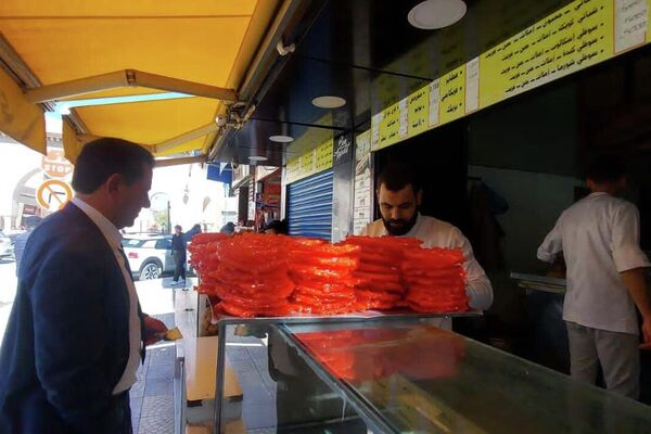 ‎&quot;‎الزلابية&quot; و&quot;المخارق&quot;.. حلويات لا تغيب عن موائد التونسيين في رمضان - سبوتنيك عربي