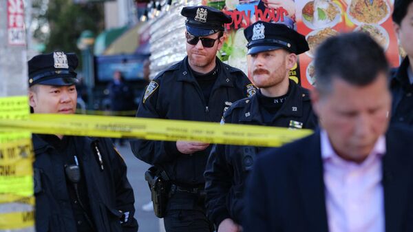  الشرطة في موقع إطلاق نار في حي بروكلين بمدينة نيويورك - سبوتنيك عربي