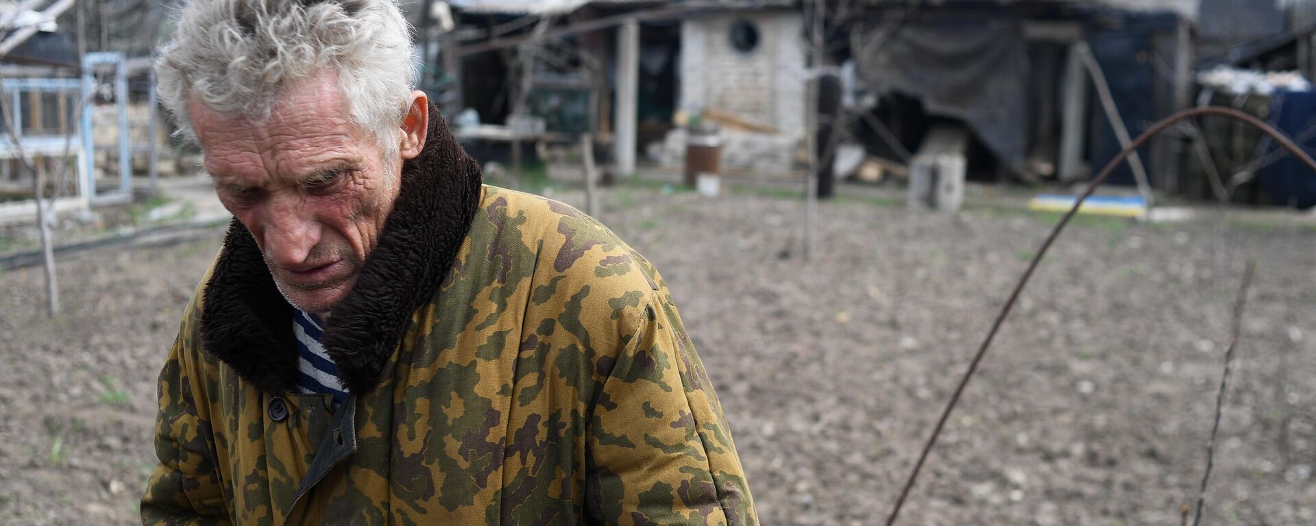 عواقب قصف قوات الجيش الأوكراني قرية فرونزي في جمهورية لوغانسك الشعبية، 12 أبريل 2022 - سبوتنيك عربي, 1920, 02.10.2022