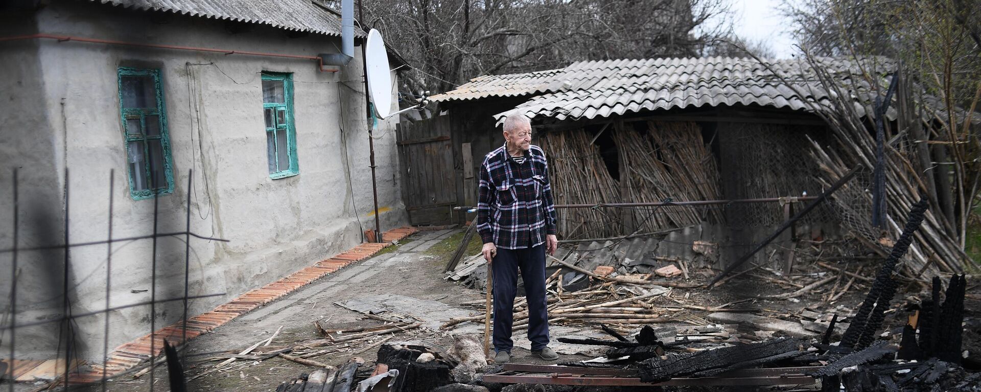 عواقب قصف قوات الجيش الأوكراني قرية فرونزي في جمهورية لوغانسك الشعبية، 12 أبريل 2022 - سبوتنيك عربي, 1920, 25.09.2022