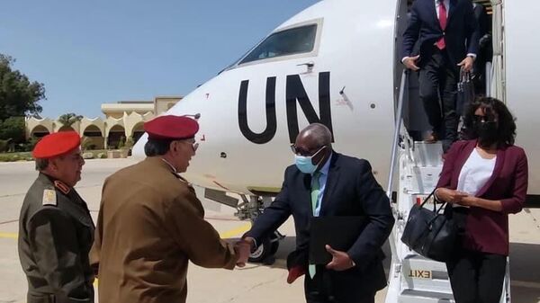 الأمين المساعد للبعثة الأممية في ليبيا زيزدون زينينغا يصل بنغازي للقاء أعضاء اللجنة العسكرية 5+5 - سبوتنيك عربي