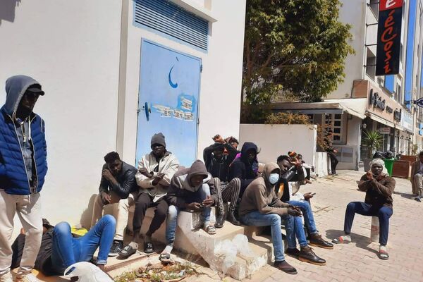 تونس.. عشرات اللاجئين يفترشون الشوارع طلبا للإجلاء من البلاد - سبوتنيك عربي