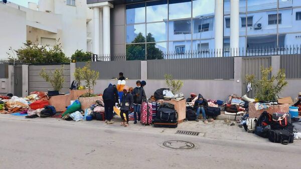 تونس.. عشرات اللاجئين يفترشون الشوارع طلبا للإجلاء من البلاد - سبوتنيك عربي