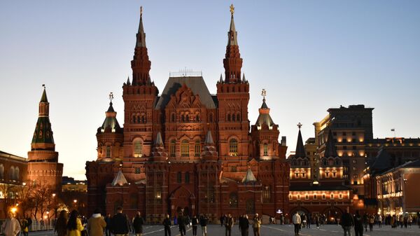 متحف التاريخ المطل على الساحة الحمراء بجانب الكرملين في العاصمة الروسية موسكو بتاريخ 20.04.2022 - سبوتنيك عربي