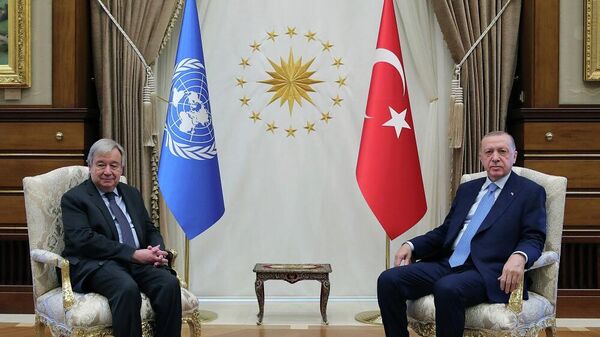 الرئيس التركي، رجب طيب أردوغان، يستقبل الأمين العام للأمم المتحدة، أنتونيو غوتيريش، في المجمع الرئاسي، أنقرة، تركيا، 25 نيسان/ أبريل 2022 - سبوتنيك عربي