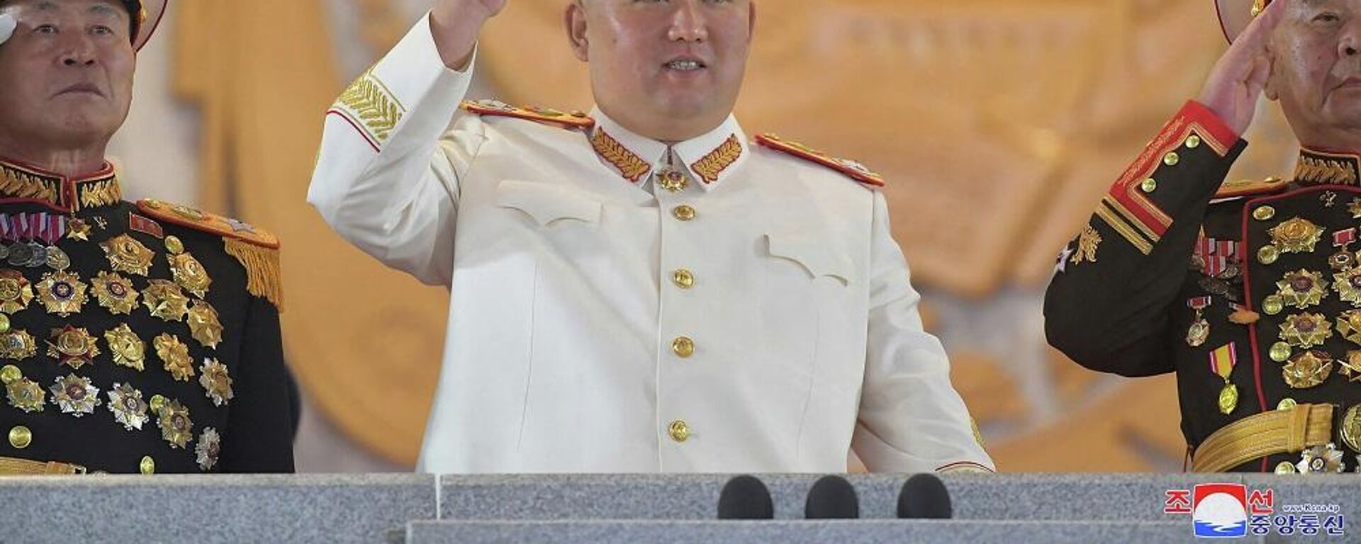 زعيم كوريا الشمالية، كيم جونغ أون، يشارك في عرض عسكري كبير أقيم في ساحة كيم إيل سونغ في بيونغ يانغ، 26 نيسان/ أبريل 2022 - سبوتنيك عربي, 1920, 09.08.2023