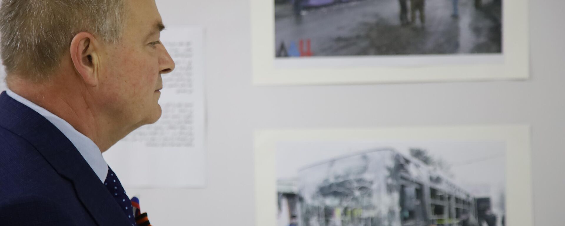 معرض صور عن معاناة إقليم الدونباس، في البيت الروسي في بيروت، بحضور السفير الروسي  ألكسندر روداكوف في لبنان، 28 أبريل 2022 - سبوتنيك عربي, 1920, 09.02.2023
