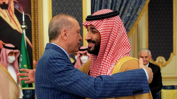 ولي العهد السعودي، الأمير محمد بن سلمان، يستقبل الرئيس التركي، رجب طيب أردوغان، السعودية، 29 نيسان/ أبريل 2022 - سبوتنيك عربي