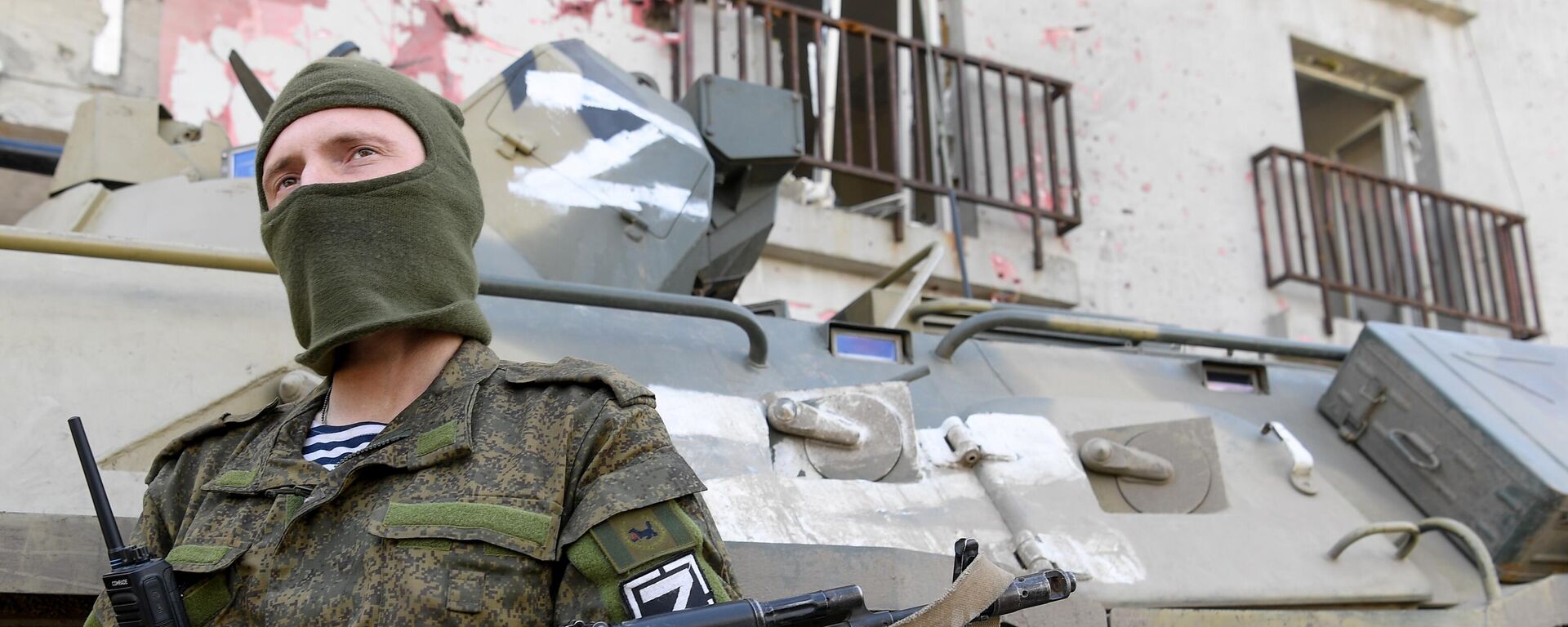 جندي من القوات المسحلة التابعة لجمهورية دونيتسك الشعبية في منطقة مصنع آزوفستال في ماريوبول، أوكرانيا 3 مايو 2022 - سبوتنيك عربي, 1920, 18.05.2022