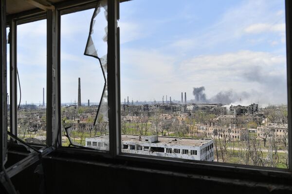قصف معمل آزوفستال للمعادن في ماريوبول، اوكرانيا 3 مايو 2022 - سبوتنيك عربي