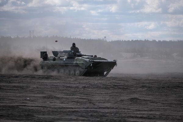 دبابات فنلندية خلال مناورات عسكرية &quot;السهم 22&quot; (Arrow 22) في نينيسالو، فنلندا 4 مايو 2022. - سبوتنيك عربي