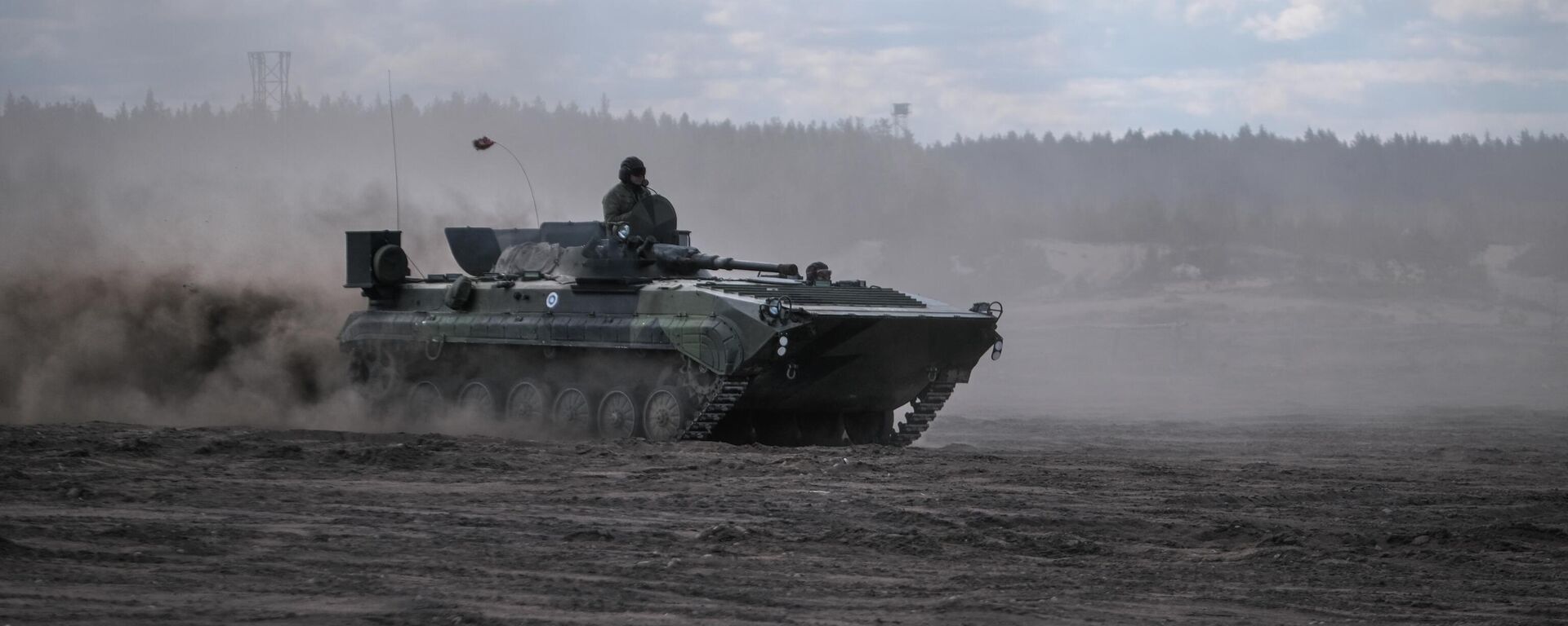دبابات فنلندية خلال مناورات عسكرية سهم 22 (Arrow 22) في نينيسالو، فنلندا 4 مايو 2022.  - سبوتنيك عربي, 1920, 06.05.2022