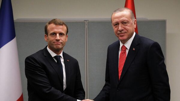 الرئيس التركي، رجب طيب أردوغان، والرئيس الفرنسي، إيمانويل ماكرون - سبوتنيك عربي