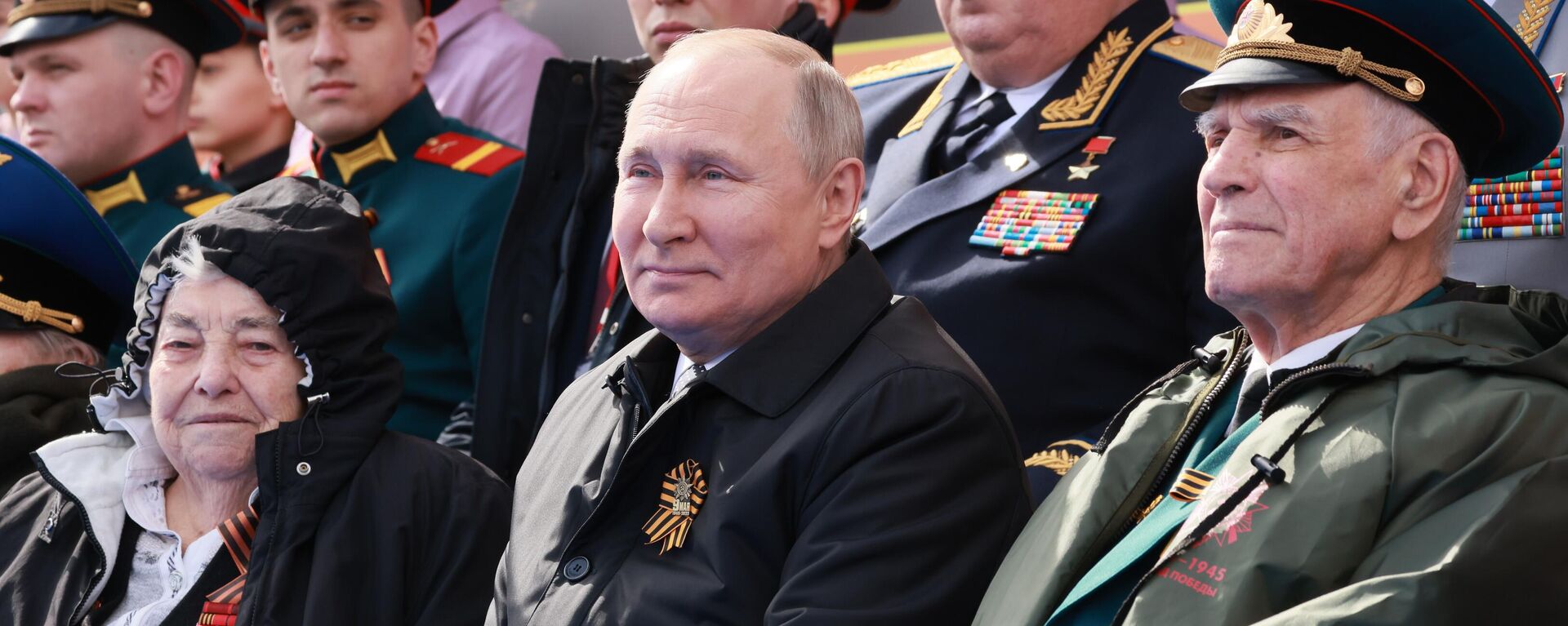 فلاديمير بوتين، العرض العسكري بمناسبة الذكرى الـ77 لعيد النصر على الساحة الحمراء، موسكو، روسيا 9 مايو 2022 - سبوتنيك عربي, 1920, 09.05.2022
