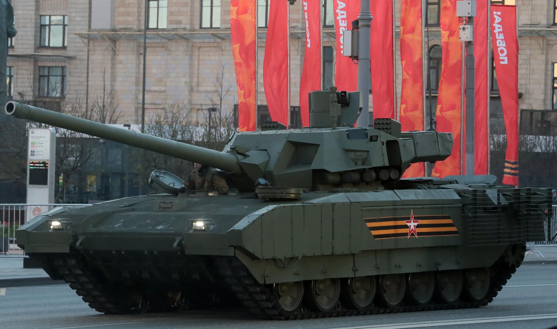 دبابات تي-14 (أرماتا)، خلال العرض العسكري بمناسبة الذكرى الـ77 لعيد النصر في الحرب الوطنية العظمى على الساحة الحمراء في موسكو، روسيا 9 مايو 2022 - سبوتنيك عربي, 1920, 09.05.2022