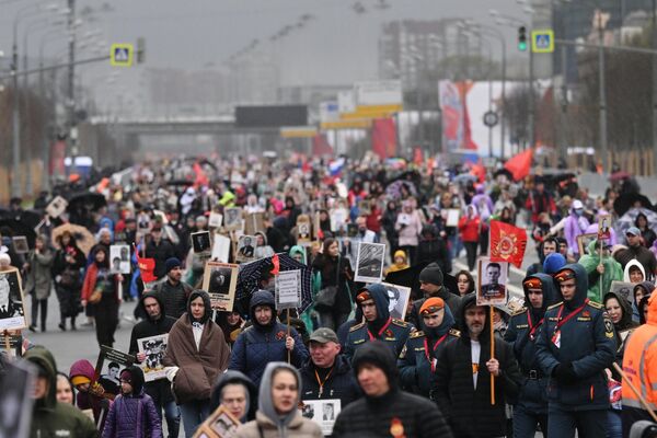مسيرة الفوج الخالد في موسكو، روسيا 9 مايو 2022 - سبوتنيك عربي